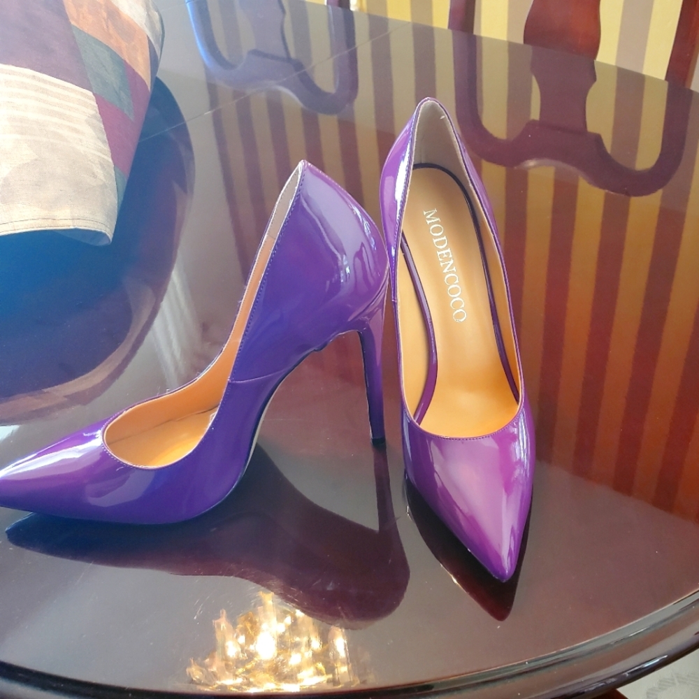 Shoes - Picture 1 of 2